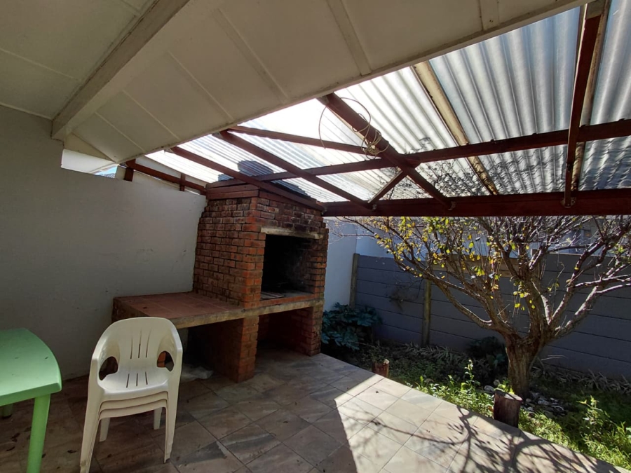 3 Bedroom Property for Sale in Paradise Beach Eastern Cape